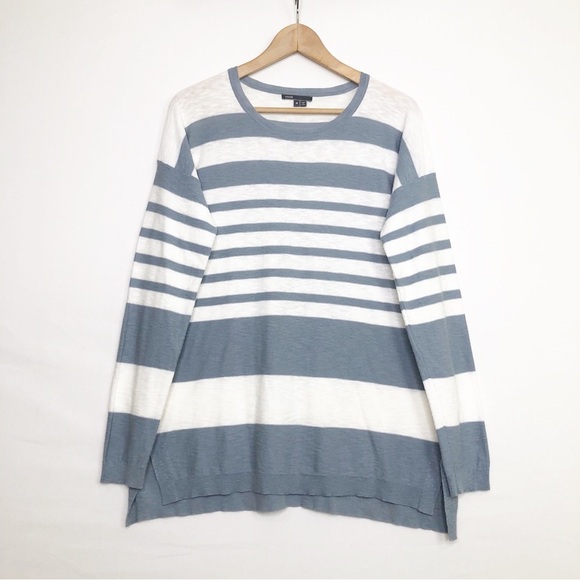 Vince, gray and white striped linen tunic top - Picture 8 of 8